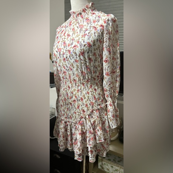 Princess Polly, Size Small "Strolling the Streets" size US 4. - Picture 9 of 11